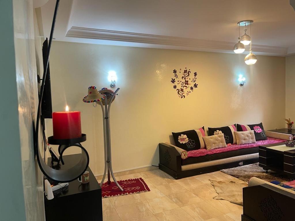 Magnifique Appartement Spacieux Confort Propre Familial 2 Chambres Salon Et Salle A Manger A 20Mn A Pied De Place Jemaa El Fina 4 Piscines Dans Espace De Golf A 12 Mn En Voitures L Entree Est Gratuit Pour La Clientele Ouvert Entre 10H Et 20H Marrakesh Exteriör bild
