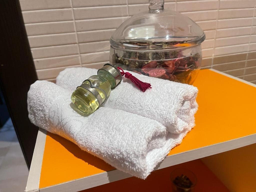Magnifique Appartement Spacieux Confort Propre Familial 2 Chambres Salon Et Salle A Manger A 20Mn A Pied De Place Jemaa El Fina 4 Piscines Dans Espace De Golf A 12 Mn En Voitures L Entree Est Gratuit Pour La Clientele Ouvert Entre 10H Et 20H Marrakesh Exteriör bild