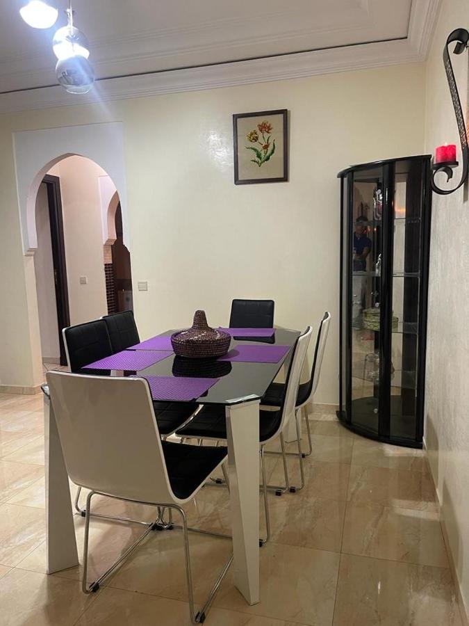 Magnifique Appartement Spacieux Confort Propre Familial 2 Chambres Salon Et Salle A Manger A 20Mn A Pied De Place Jemaa El Fina 4 Piscines Dans Espace De Golf A 12 Mn En Voitures L Entree Est Gratuit Pour La Clientele Ouvert Entre 10H Et 20H Marrakesh Exteriör bild