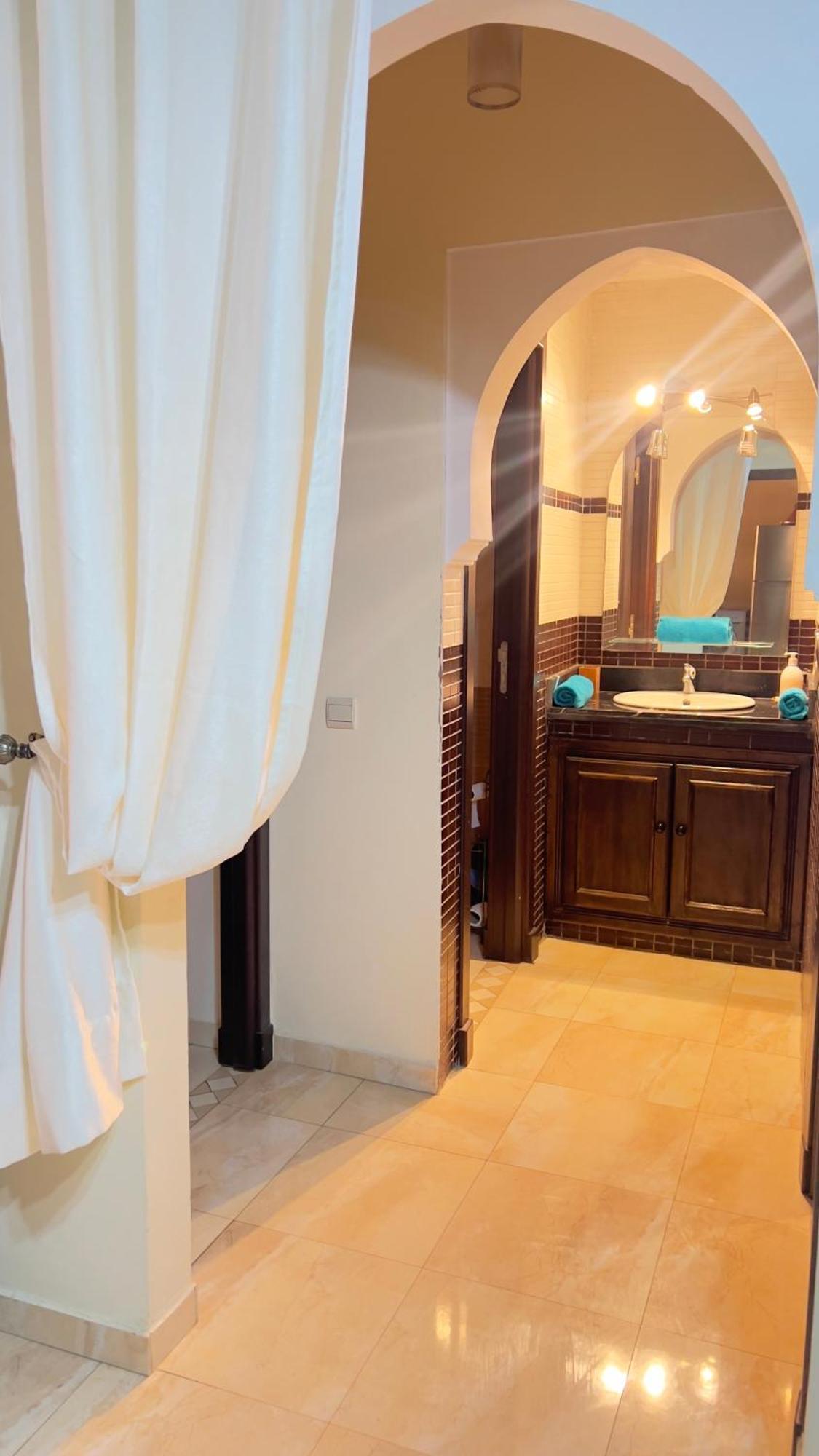 Magnifique Appartement Spacieux Confort Propre Familial 2 Chambres Salon Et Salle A Manger A 20Mn A Pied De Place Jemaa El Fina 4 Piscines Dans Espace De Golf A 12 Mn En Voitures L Entree Est Gratuit Pour La Clientele Ouvert Entre 10H Et 20H Marrakesh Exteriör bild